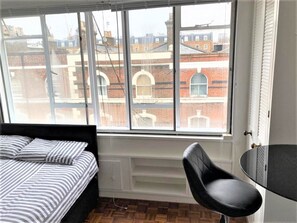 Iron/ironing board, free WiFi, bed sheets - Bright & Modern Studio flat in Paddington - Zone 1 (London)