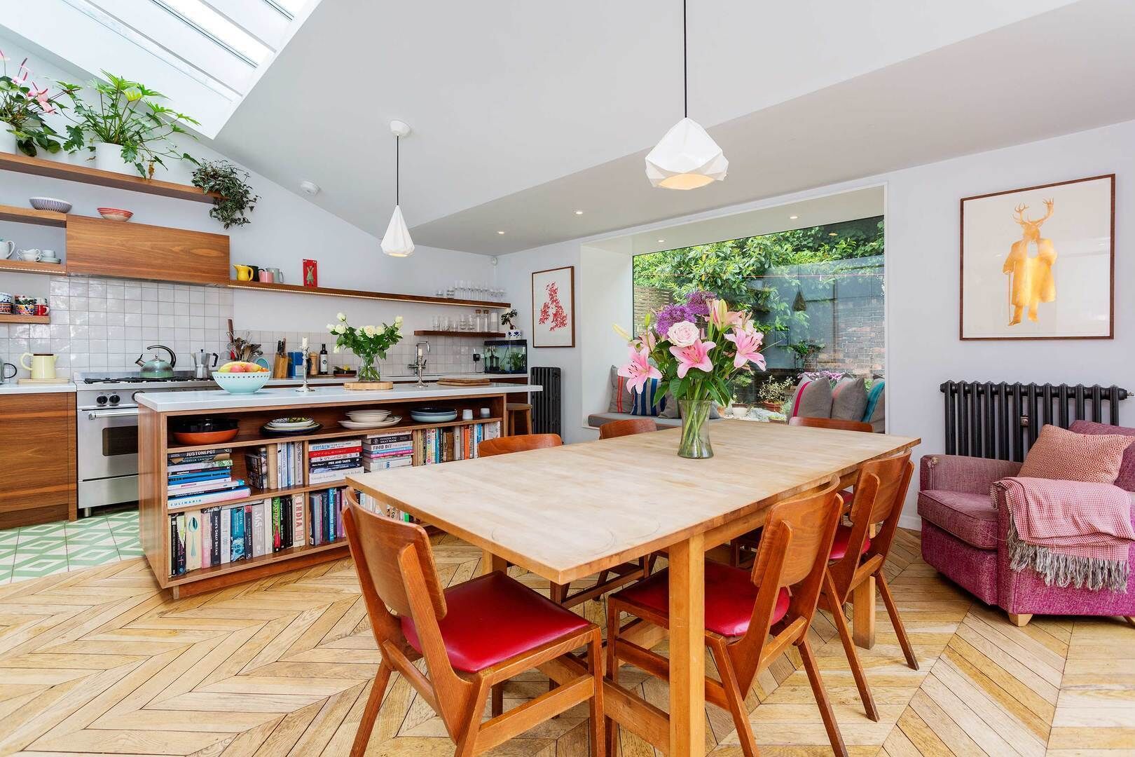 House (5 Bedrooms) | Private kitchen | Oven, dishwasher, dining tables