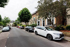 Parking - A Patterned Array (London)