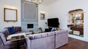 Living room - Blomfield Court (London)