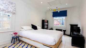 House (3 Bedrooms) | 3 bedrooms, desk, iron/ironing board, bed sheets