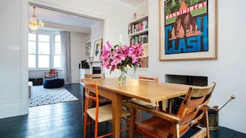 House (3 Bedrooms) | Private kitchen | Oven, dishwasher