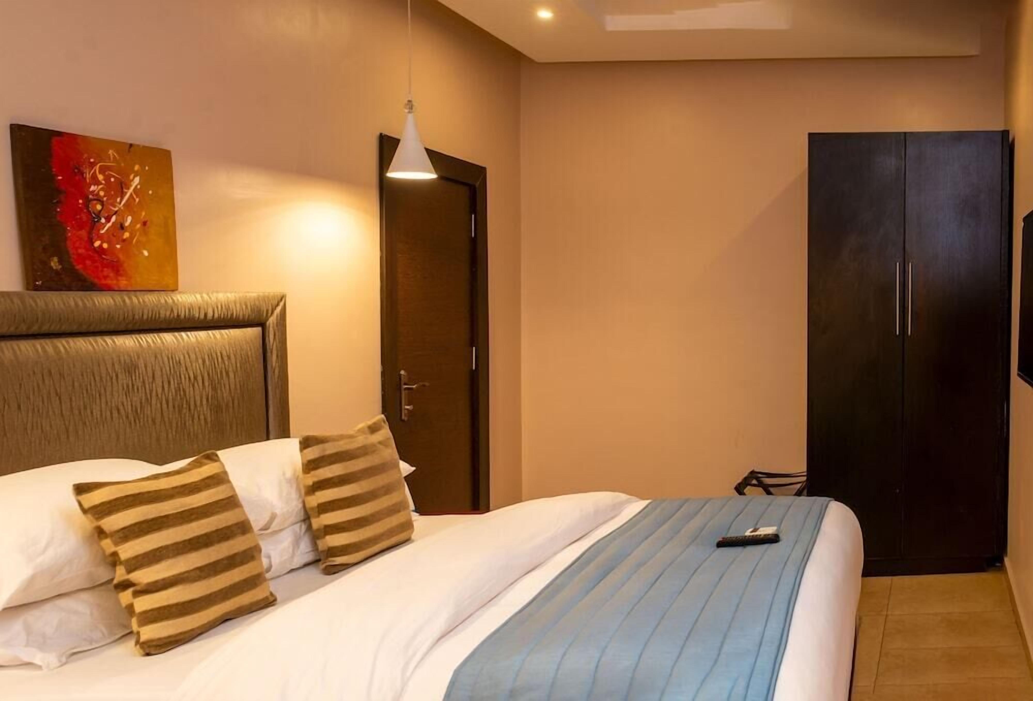 Desk, free WiFi, bed sheets