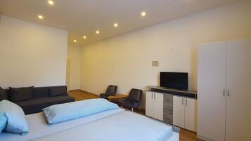 Chambre Simple | Rideaux occultants, Wi-Fi gratuit, draps fournis