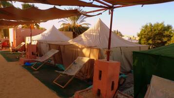 Individualmente decorados, Wi-Fi de cortesia, roupa de cama