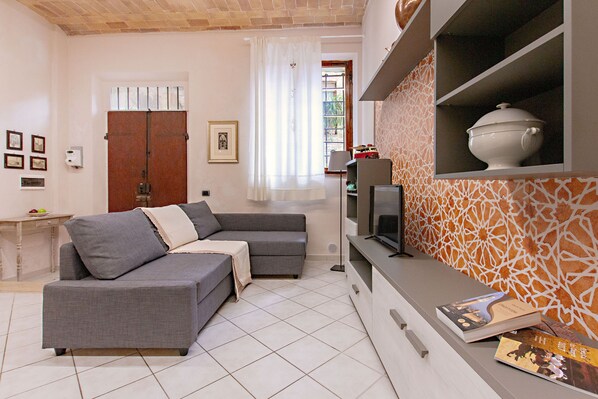 Apartment, 1 Bedroom | Living area