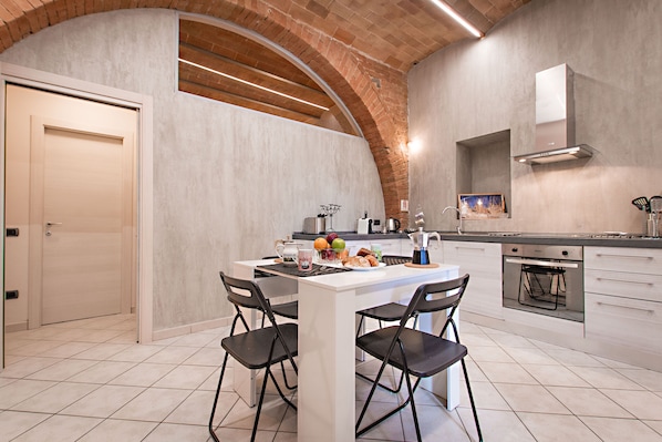 Apartment, 1 Bedroom | In-room dining
