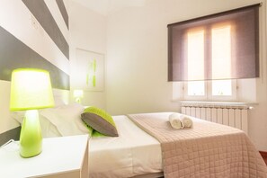 Apartment, 2 Schlafzimmer | 2 Schlafzimmer, Babybetten, kostenloses WLAN, Bettwäsche