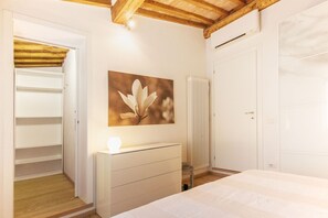 Appartamento, 2 camere da letto | 2 camere, culle/letti per bambini (a pagamento), Wi-Fi gratuito