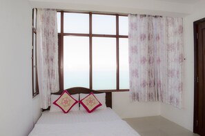 Luxury Apartment, 3 Bedrooms (24D) | Desk, iron/ironing board, free WiFi - Thuy Hanh Homestay Vung Tau (Ho Chi Minh City)
