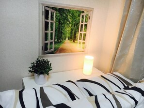 Room (2)