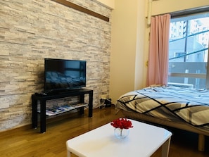 Room (4)