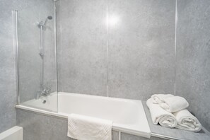 Superior Twin Room, Ensuite (2nd floor) | Bathroom