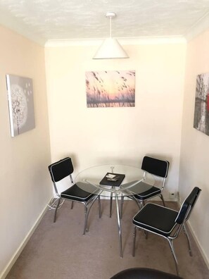 Căn hộ | Khu vực ăn uống tại phòng