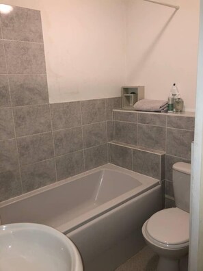 Bathroom - Clarence Suite (Chatham)