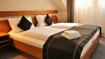 Eenvoudige tweepersoonskamer | Hypoallergeen beddengoed, individueel gedecoreerd, gratis wifi