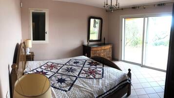 4 slaapkamers, een strijkplank/strijkijzer, gratis wifi