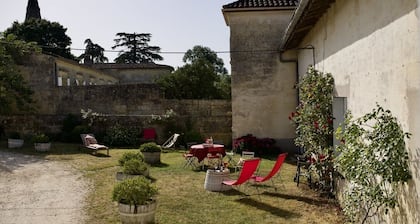 THE HOUSE OF HARVESTERS, in the heart of the vineyard.