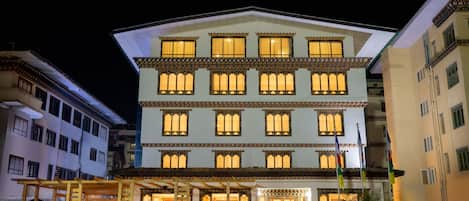 Façade de lâhĂ©bergement - soirĂ©e/nuit