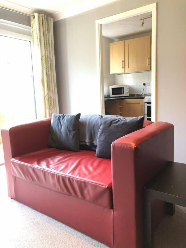 Apartment | Living area | Flat-screen TV