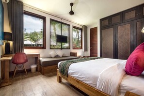 Villa (6 Bedrooms) | 1 bedroom, laptop workspace, bed sheets