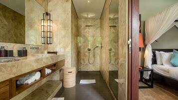 Villa (6 Bedrooms) | Bathroom