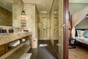 Villa (6 Bedrooms) | Bathroom