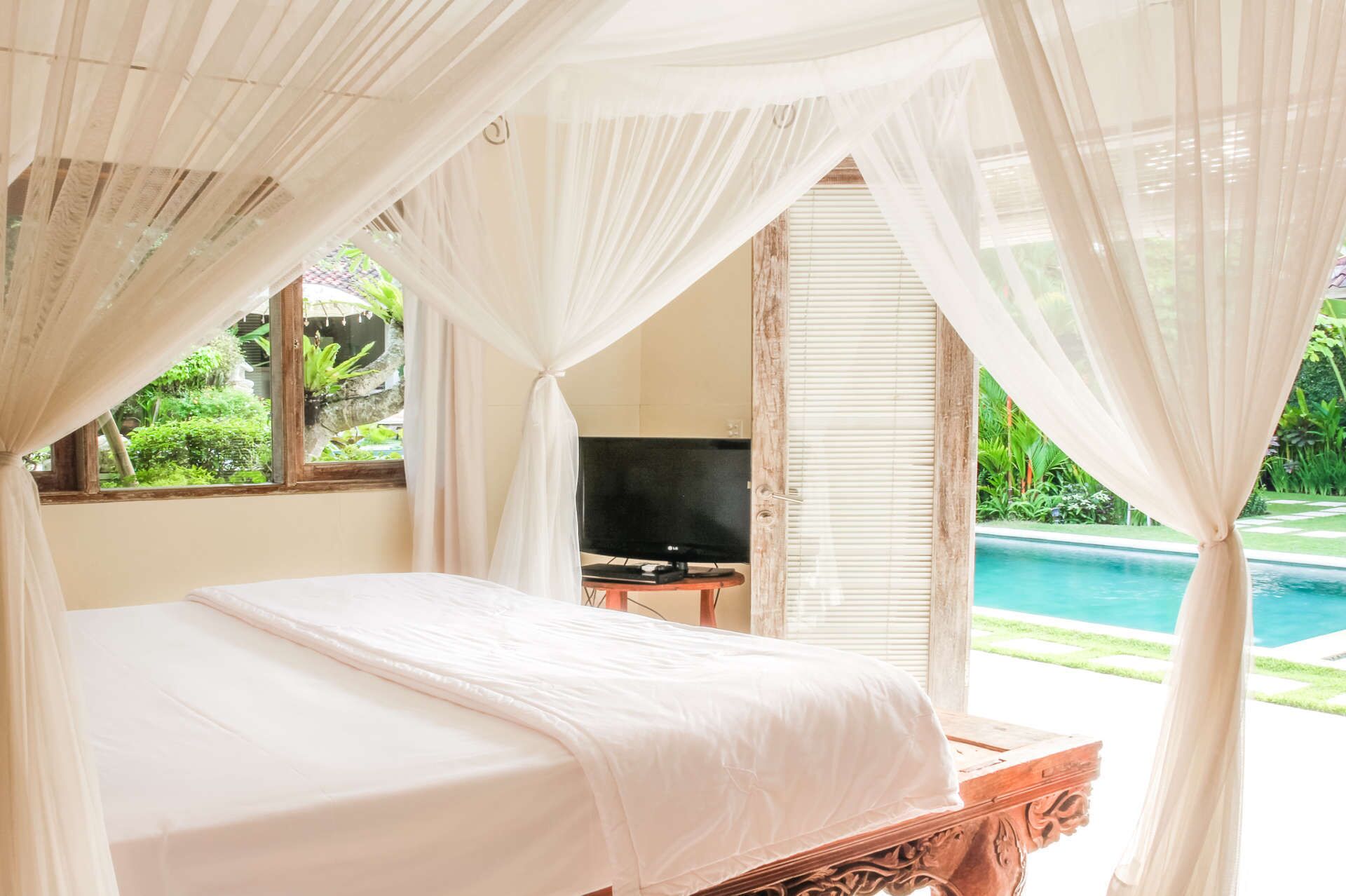 1 bedroom, iron/ironing board, bed sheets