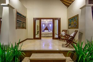 Villa (4 Bedrooms) | 1 bedroom, laptop workspace, bed sheets - Bali Villa Near the Beach, 2015 (Manggis)