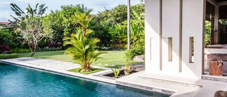 Villa (4 Bedrooms) | Front of property