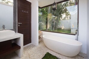 Villa (Multiple Bedrooms) | Property amenity