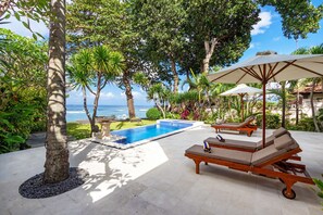 An infinity pool - Villa for Rent in Bali 2002 (Manggis)