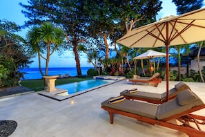 An infinity pool - Villa for Rent in Bali 2002 (Manggis)