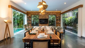 Villa (4 Bedrooms) | Tempat makan