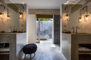 Villa (5 Bedrooms) | Property amenity