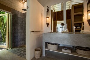 Villa (Multiple Bedrooms) | Property amenity