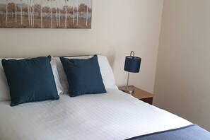 House | 2 bedrooms, iron/ironing board, free WiFi, bed sheets