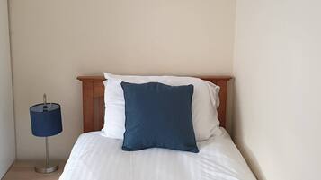 House | 2 bedrooms, iron/ironing board, free WiFi, bed sheets