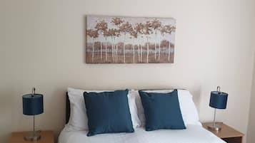 House | 2 bedrooms, iron/ironing board, free WiFi, bed sheets