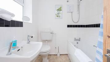House | Bathroom | Combined shower/bathtub, hair dryer, towels, soap