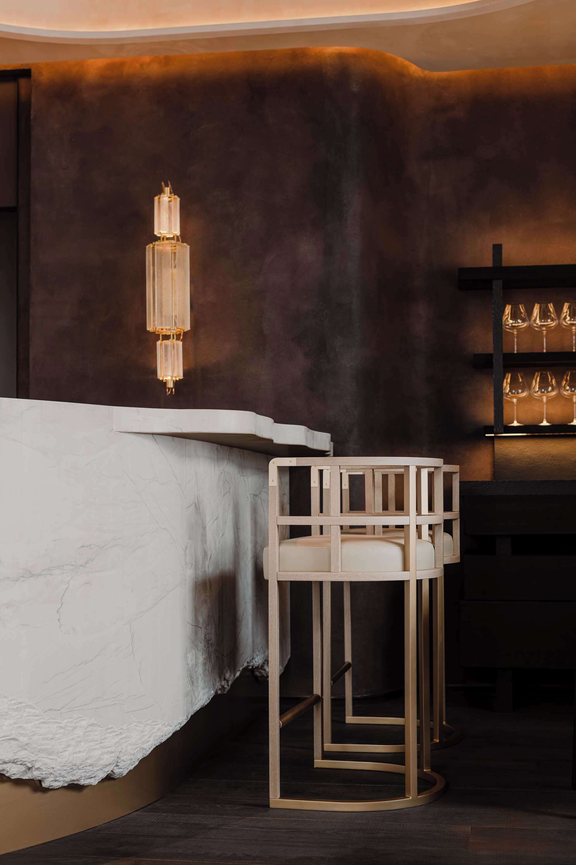 2 bars/lounges, cocktail bar, cocktail bar