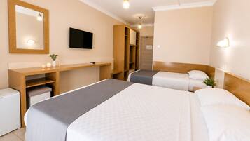 Standard Havuz Manzarali Oda | Minibar, wifi gratis, ropa de cama