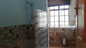 Cottage | Bathroom | Shower, hydromassage showerhead, bathrobes, towels
