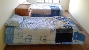 Cottage | 3 bedrooms, desk, iron/ironing board, bed sheets