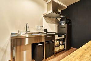 Fridge, microwave, stovetop, electric kettle - Rakuten STAY HOUSE Kisarazu (Kisarazu)