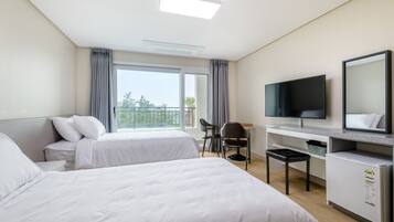 Blackout curtains, soundproofing, free WiFi
