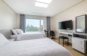 Room (For 2) | Blackout drapes, soundproofing, free WiFi - Swimeong Nolmeong Guesthouse&Pension (Jeju City)