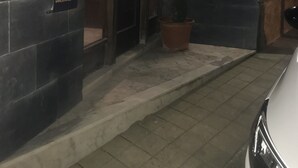 تفاصيل الفندق من الخارج