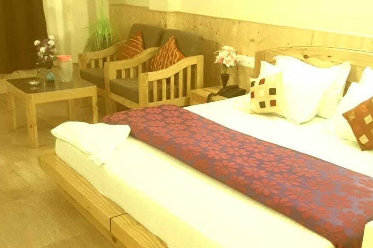 In-room safe, free WiFi