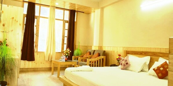 In-room safe, free WiFi